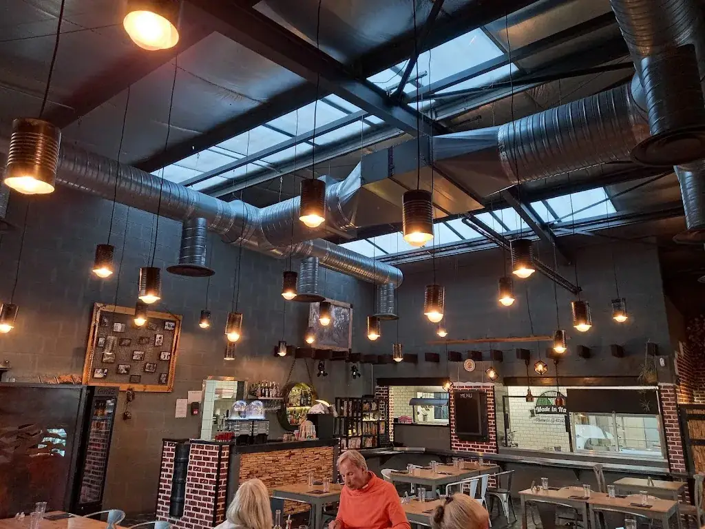 Made In Italy [Pizzeria & Restaurant Italien]_Estrablin_slider_image_1