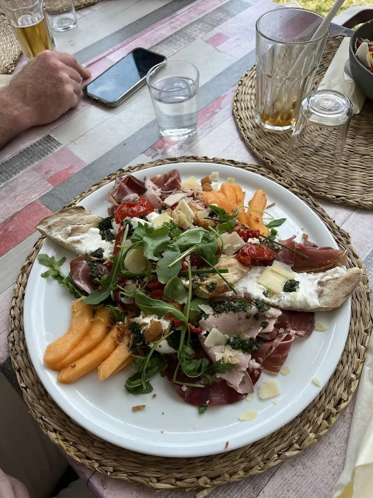 Typhanie. A_Le 19ème_Feucherolles_avis