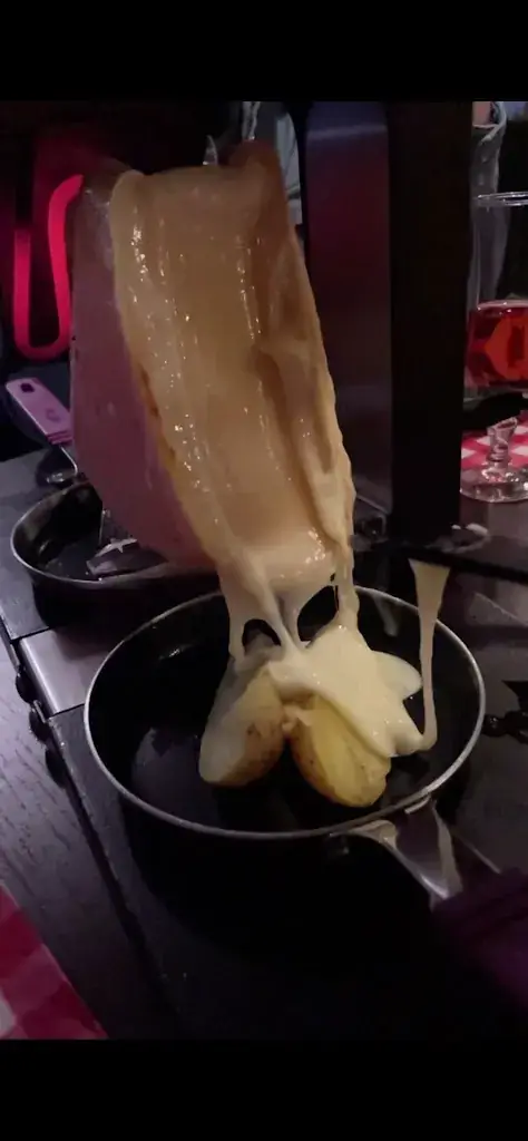 Ô Chalet Restaurant_Éragny_slider_image_2