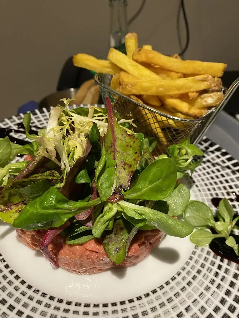 LE BISTROT DE L'HÔTEL ACADIE_Éragny_slider_image_2