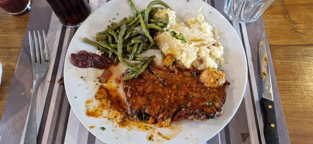 Javier Coello_Les Instan'Tanneries_Pont-Évêque_reseña