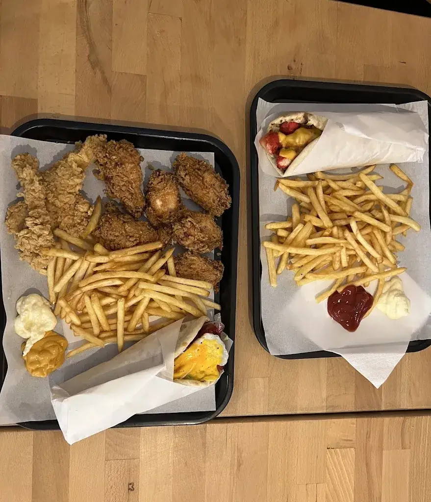 Menu_Raja Cheese Naan_Esbly_image_9