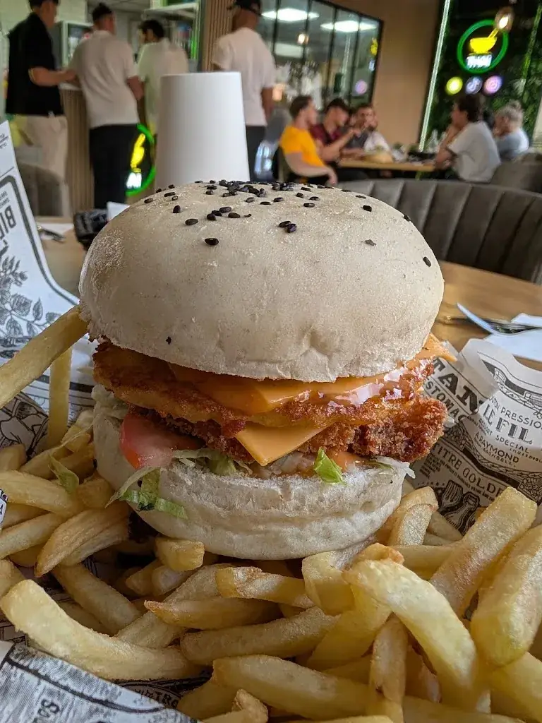 Adam Lcb_Bao Thaï Eaubonne_Eaubonne_review