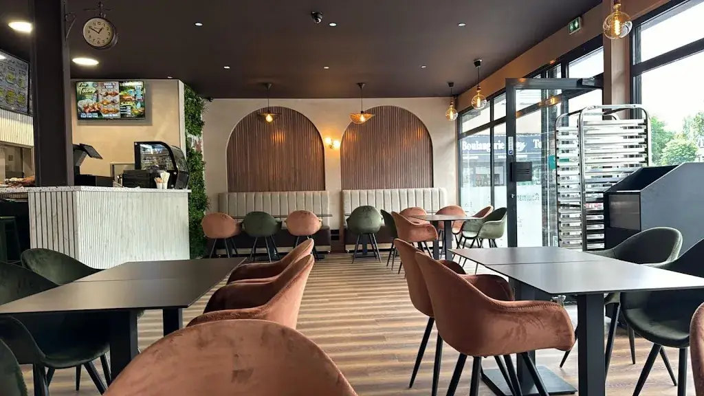 Spice Village_Eaubonne_slider_image_1