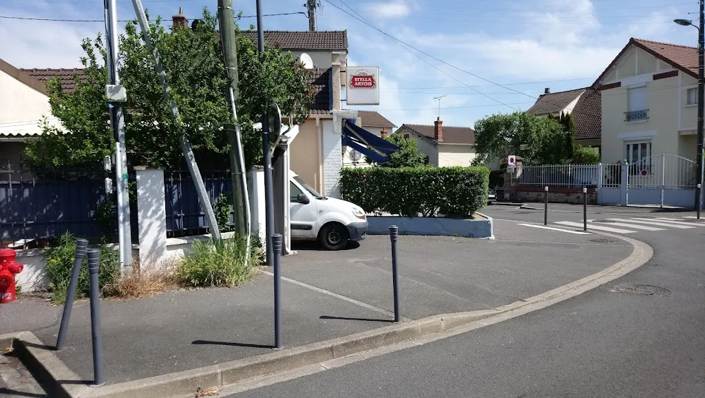 Café Le Disque Blue._Eaubonne_slider_image_3