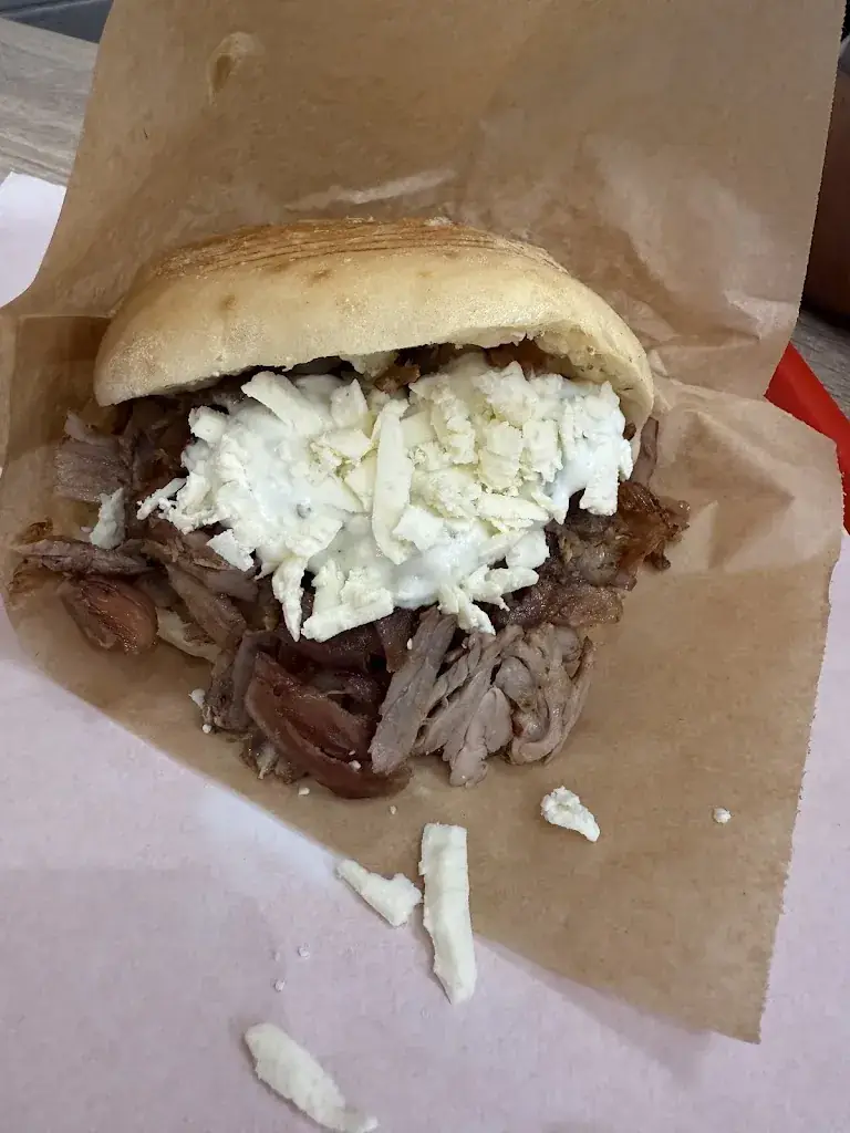 wilheim Mesbah_Meiner Kebab & Cantine_Eaubonne_review