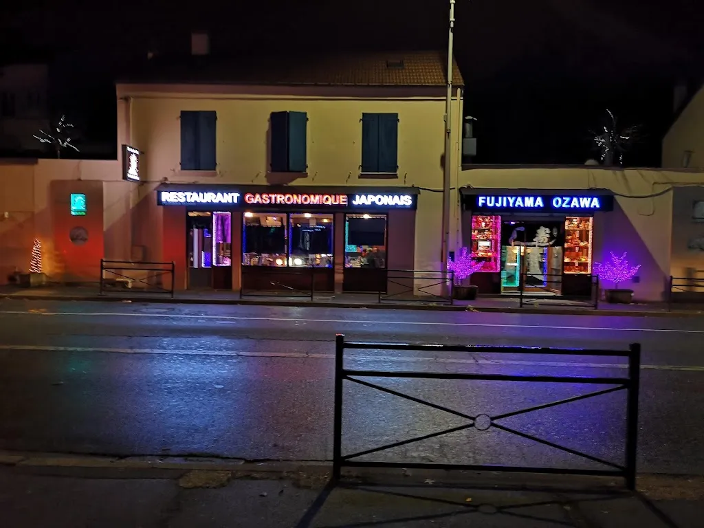 FUJIYAMA OZAWA ristorante a Draveil