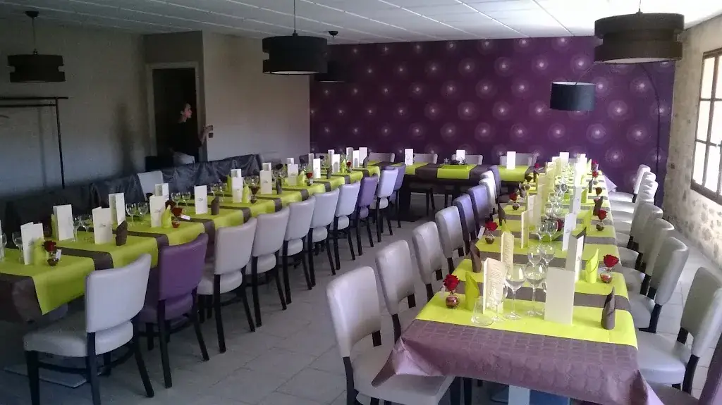 Le Vieux Four restaurant in Étoile-sur-Rhône