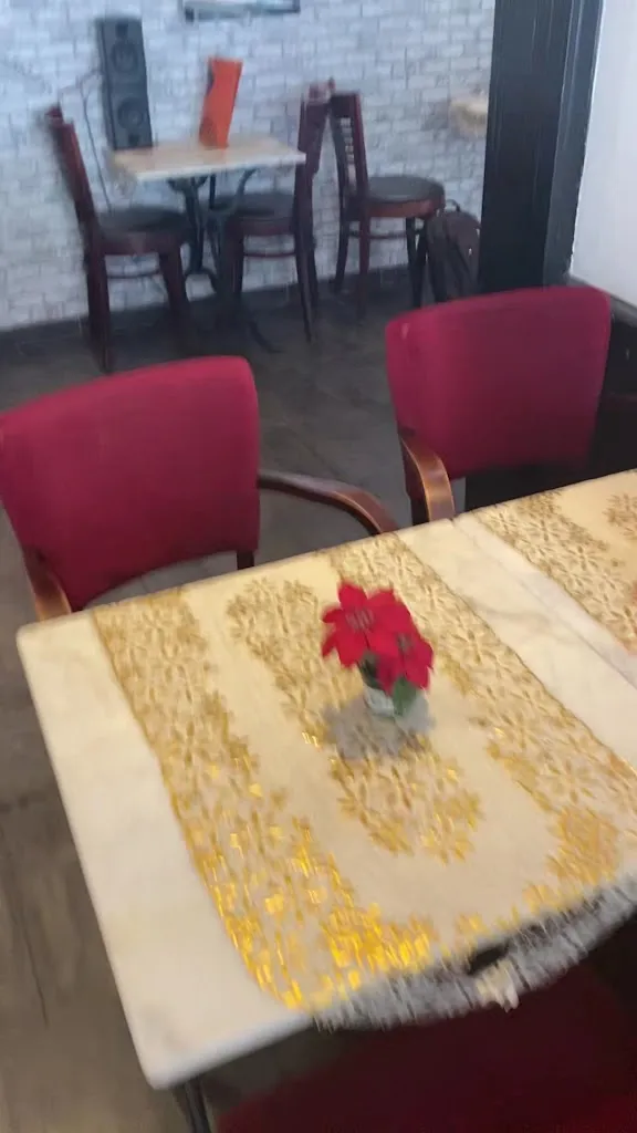 Love story's_Draveil_slider_image_2