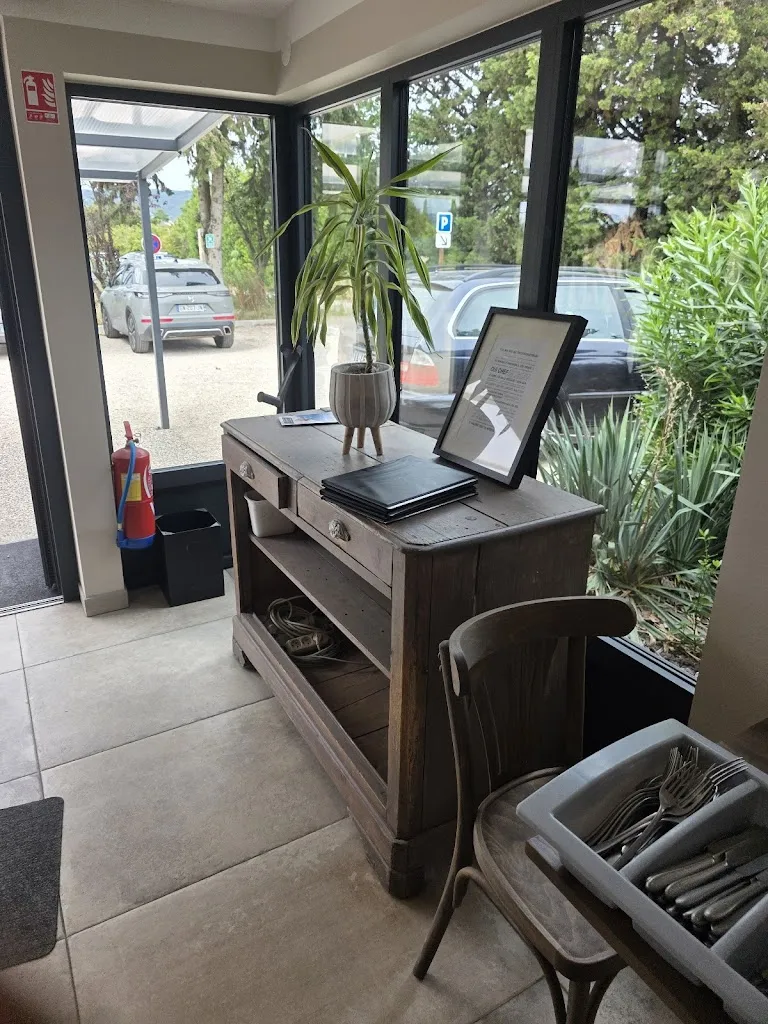 La Bastide D'etoile restaurant in Étoile-sur-Rhône