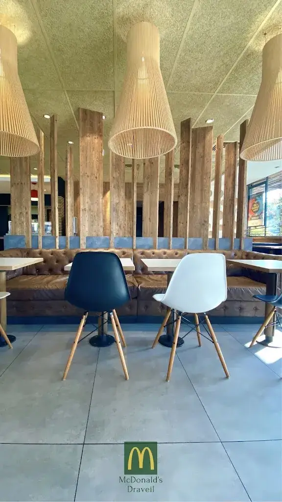 McDonald's_Draveil_slider_image_1