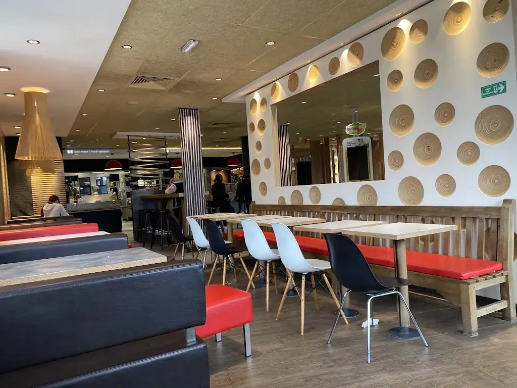 McDonald's_Draveil_slider_image_3