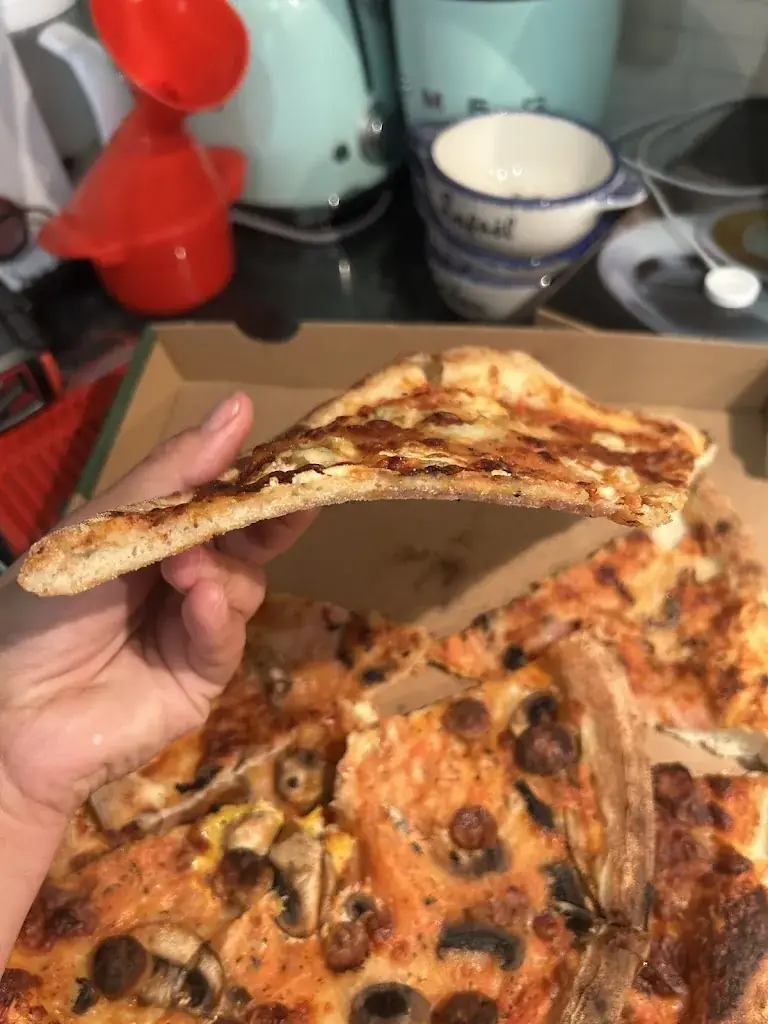 AMELIE GROSJEAN_Welcome Pizza Freneuse_Freneuse_review