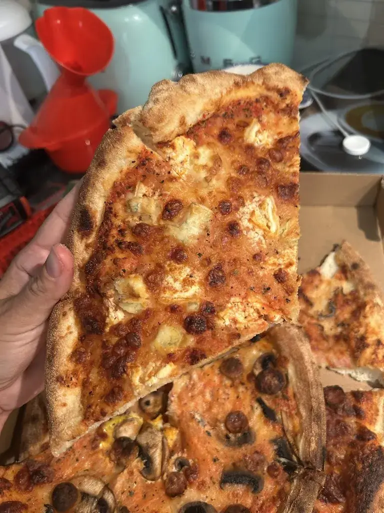 Welcome Pizza Freneuse_Freneuse_slider_image_3