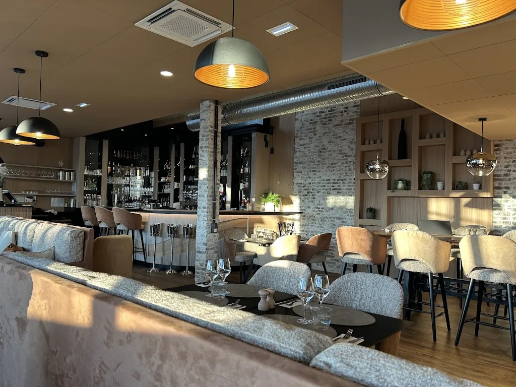 Chez Romuald Restaurant in Frépillon