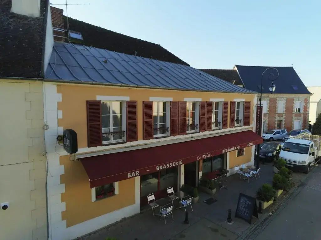 Le Relais restaurant in Fontenay-Trésigny