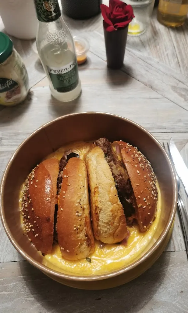 Floriane VERILHAC_UNE FAIM DE LOUP ÉTOILE SUR RHÔNE_Étoile-sur-Rhône_review