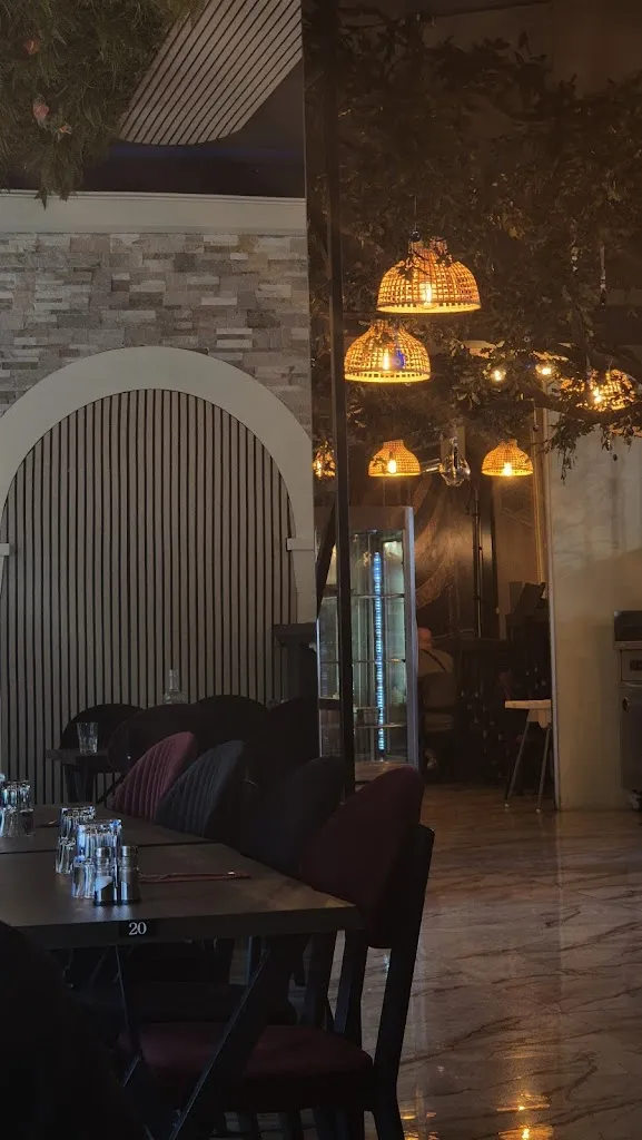 Nour Al Khawand_Restaurant Le Chalet de l’Oise_Ermont_review