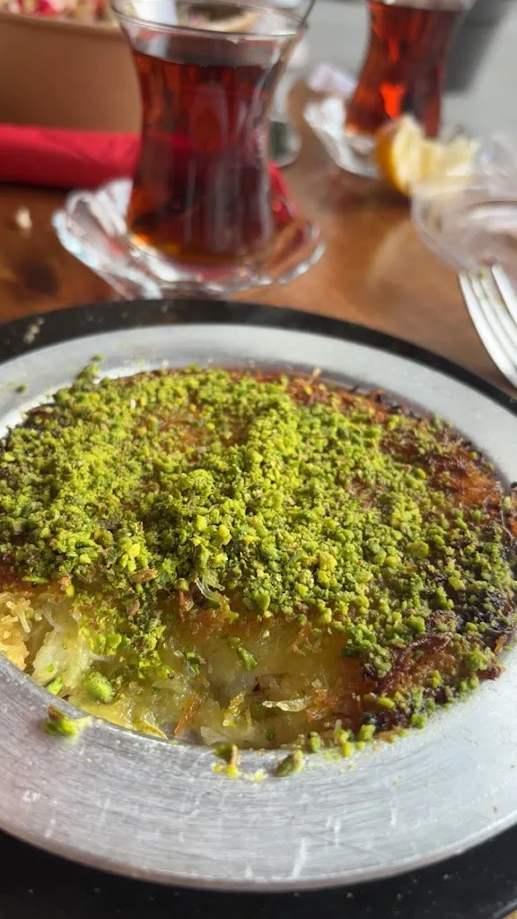 kheloud abdellahi_Restaurant Le Chalet de l’Oise_Ermont_review