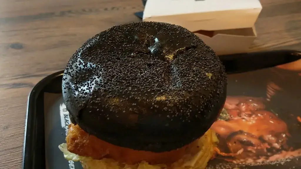 Black & White Burger Ermont_Ermont_slider_image_2