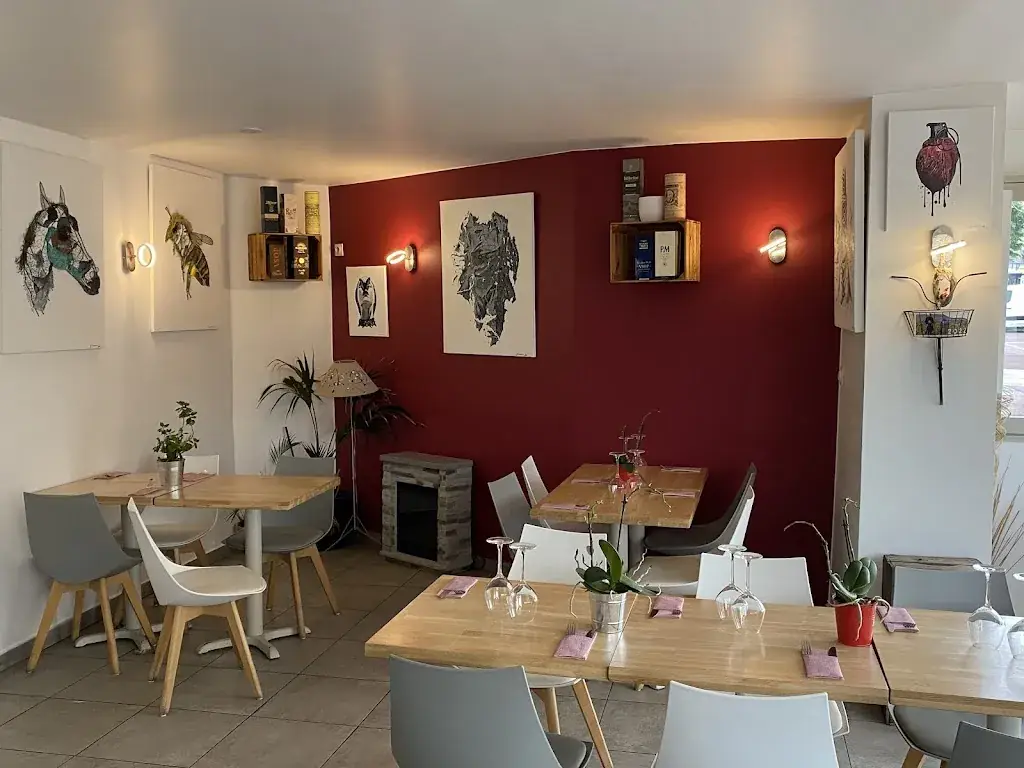 La Terrasse restaurant in Saint-Cyr-l'École