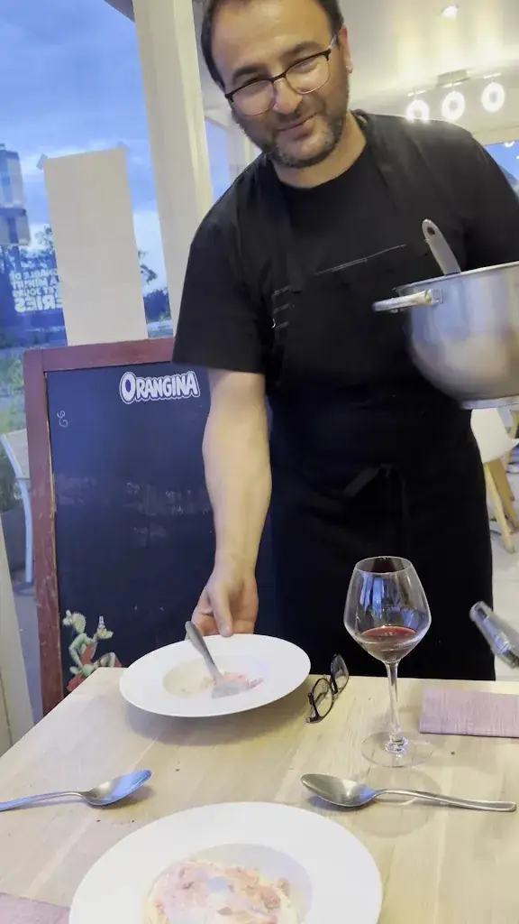 La Terrasse_Saint-Cyr-l'École_slider_image_2