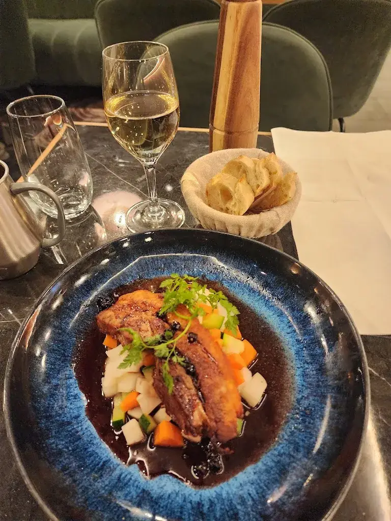 Kevin Roe_Oz'anges_Fontenay-le-Fleury_review