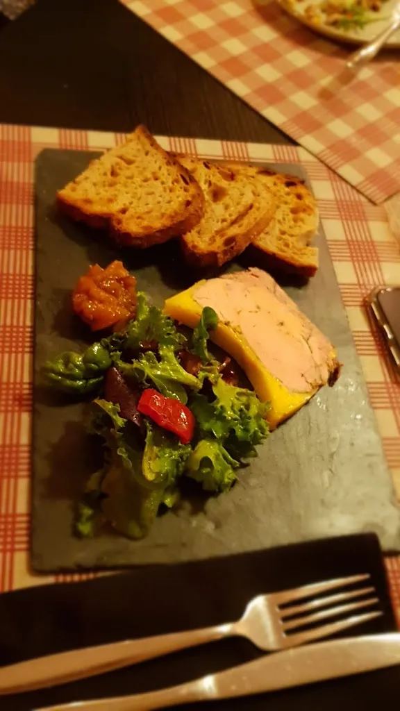 Chris H_CALiU_Gambais_review