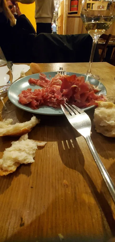 Suzanna Kejairi_Le Go-Rhino_Bourdonné_review