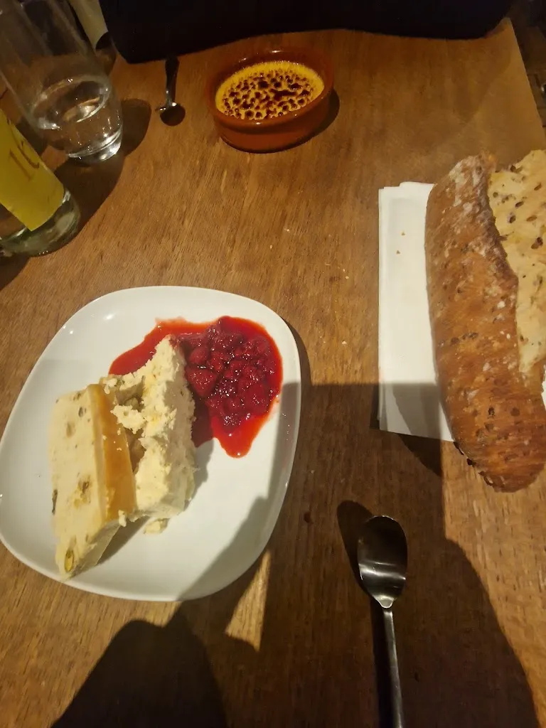 Dani Iovicin_Le Go-Rhino_Bourdonné_review