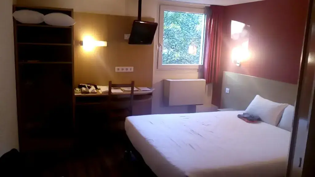 La Roseraie - Hôtel & Restaurant._Fontenay-aux-Roses_slider_image_2