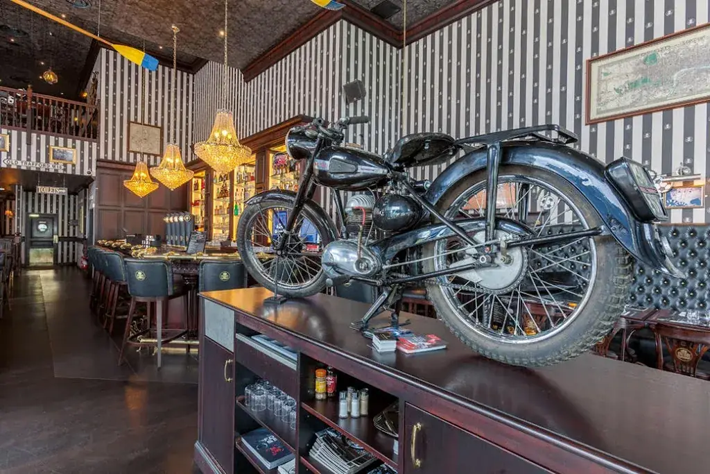 Au Bureau - Pub et Brasserie restaurant in Gazeran