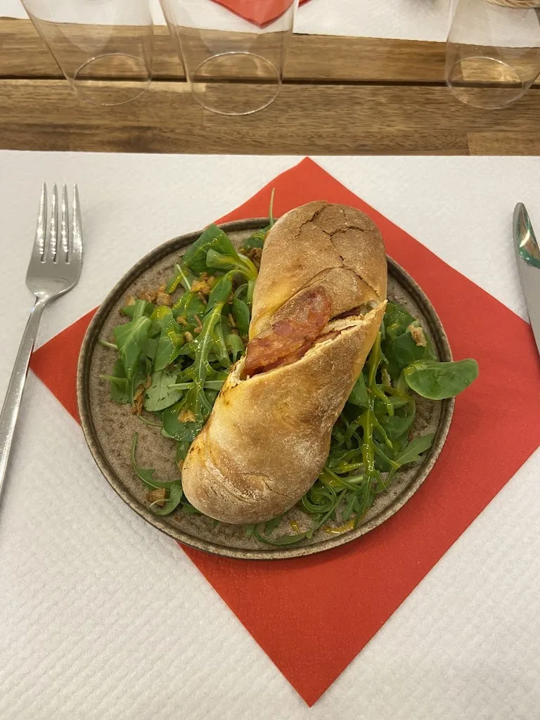 Emilie Gross_CHEZ TEIXEIRA & ALMEIDA_Queue-les-Yvelines_review