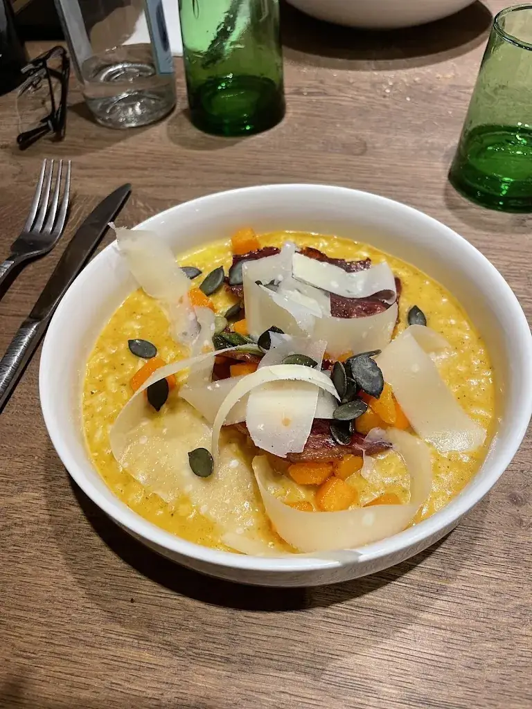 Emilie Vigneux_Au cinq des Bach_Montfort-l'Amaury_review