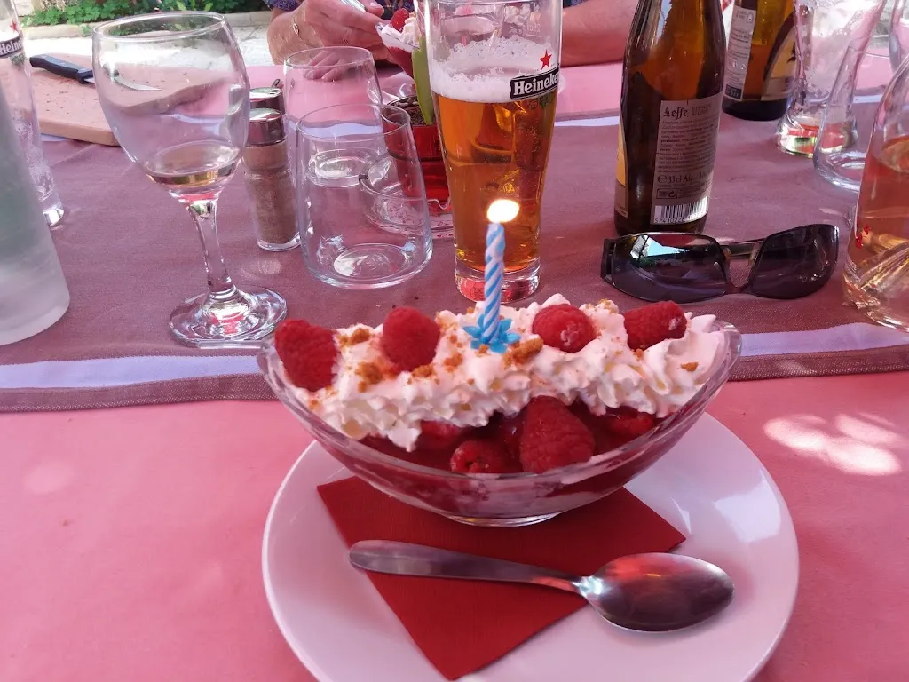 Jean-Claude F6hei_La Butte des Moulins_Millemont_review