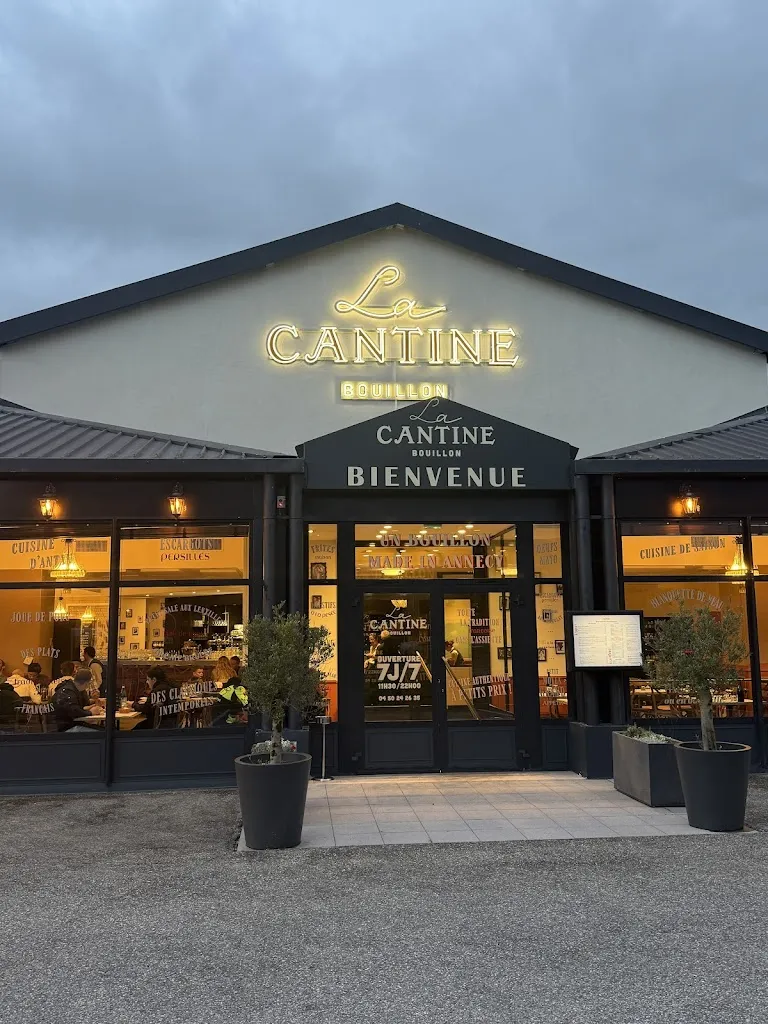 La cantine Bouillon - EPAGNY restaurante en Metz-Tessy