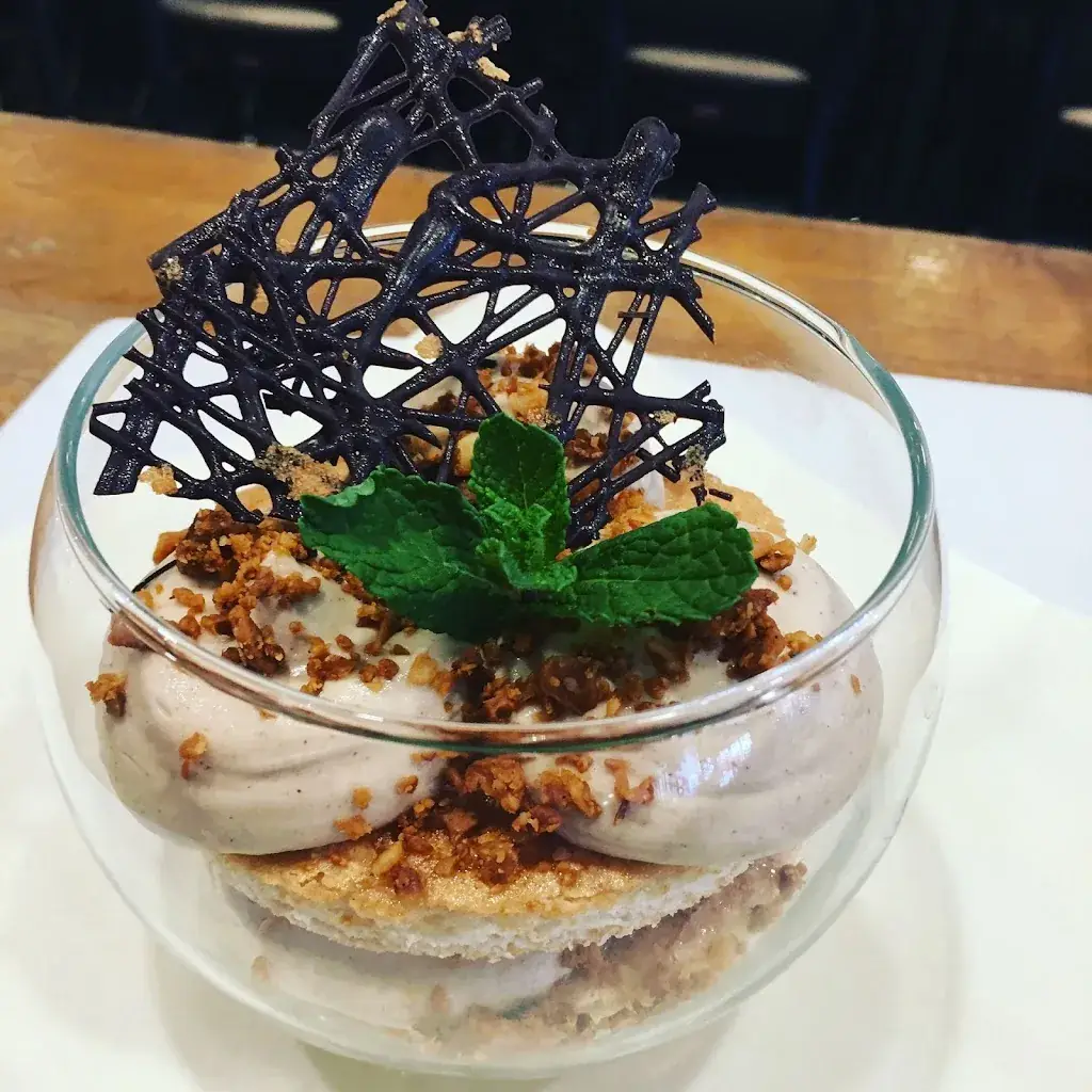 Restaurant La Place_Montfort-l'Amaury_slider_image_2