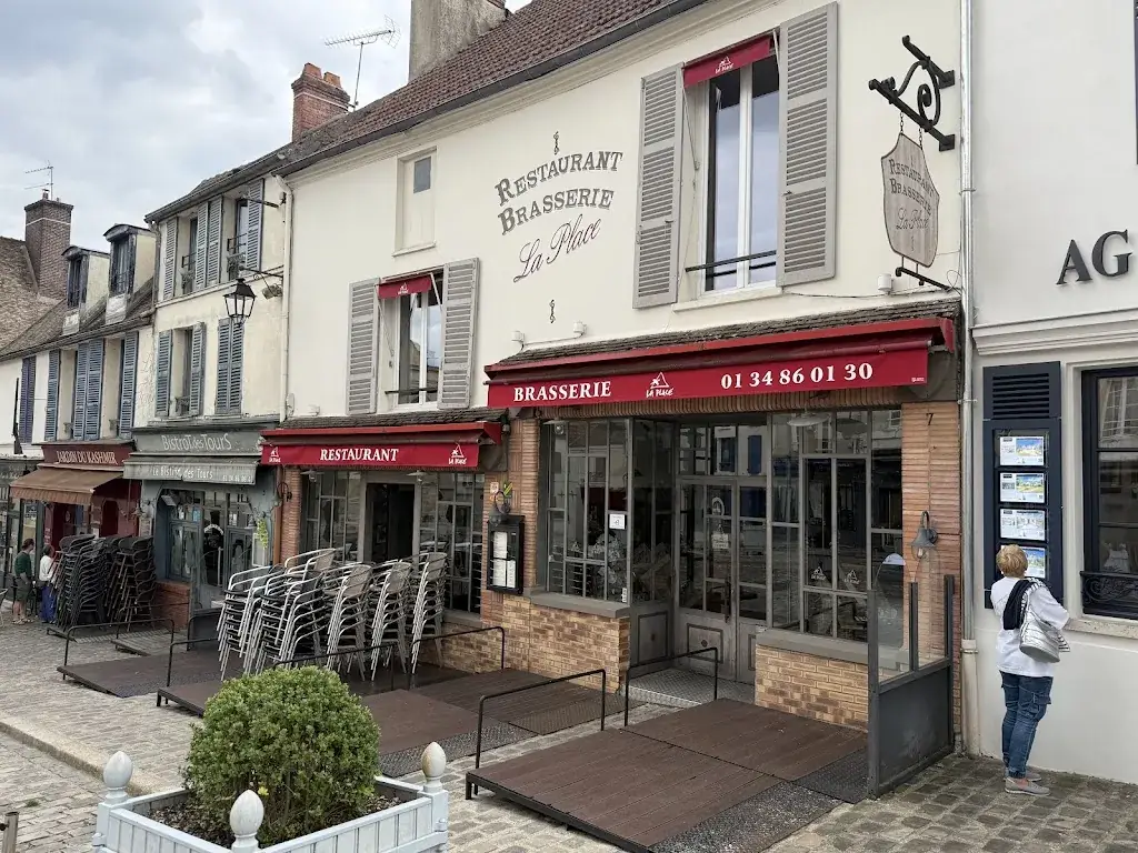 Restaurant La Place_Montfort-l'Amaury_slider_image_3