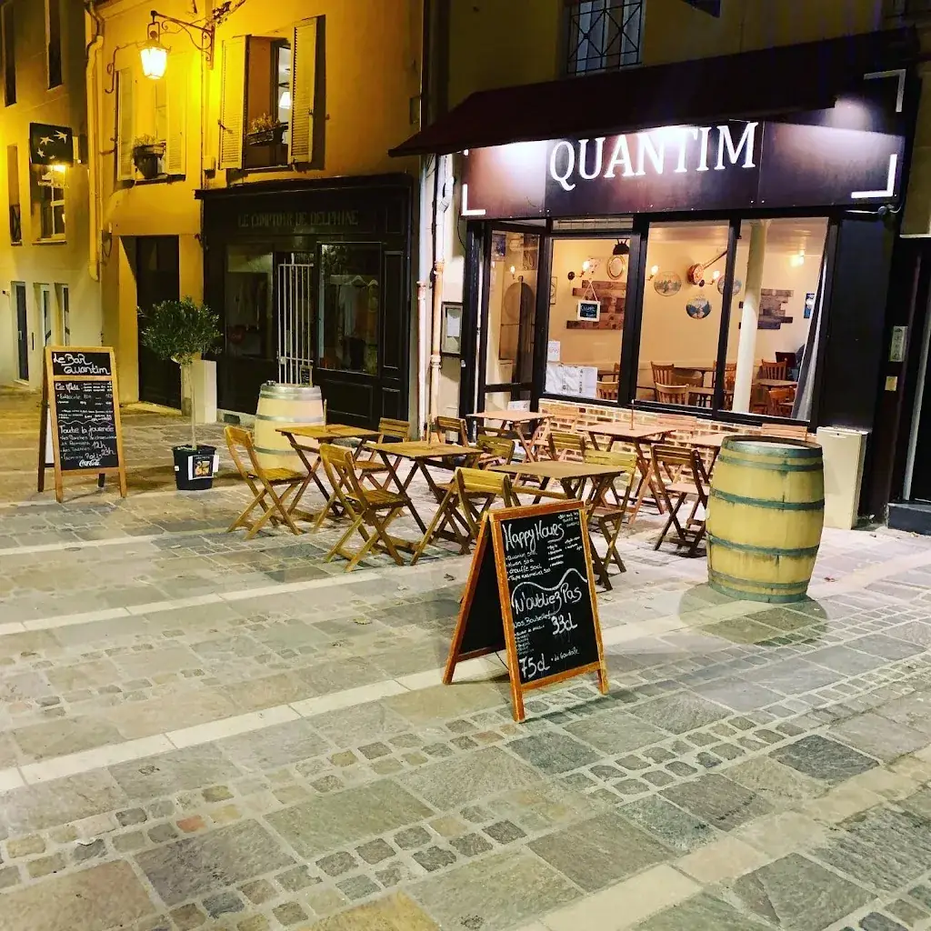 BAR QUANTIM restaurant in Garches