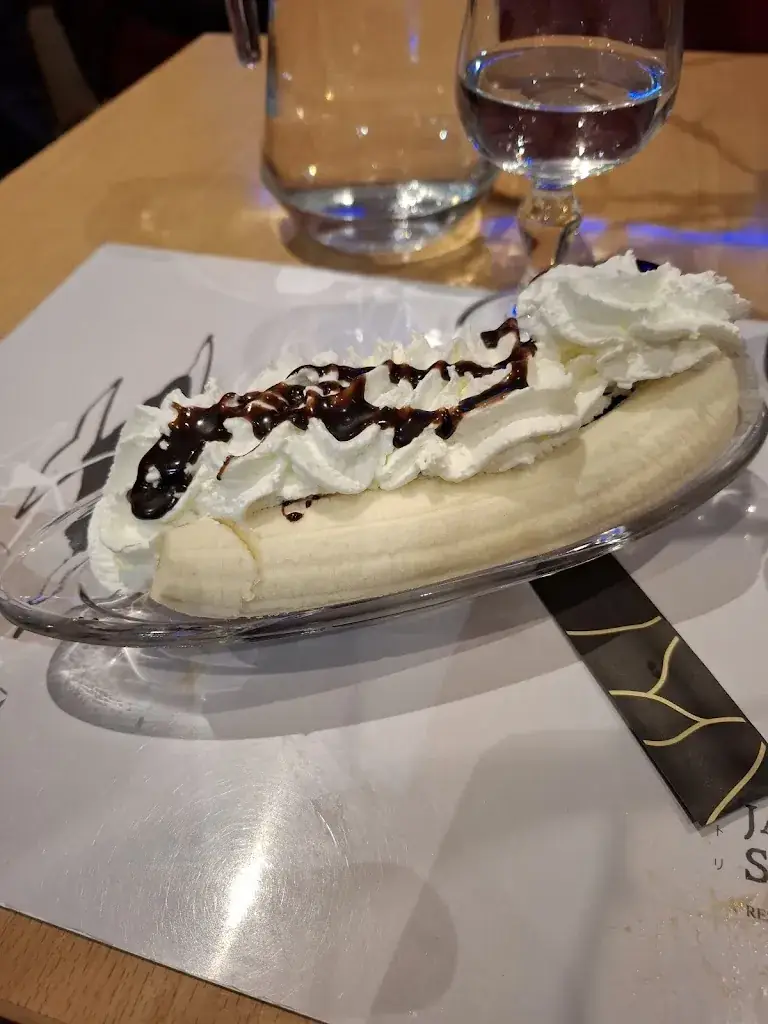 steph guer_Japan Sakura_Garches_review