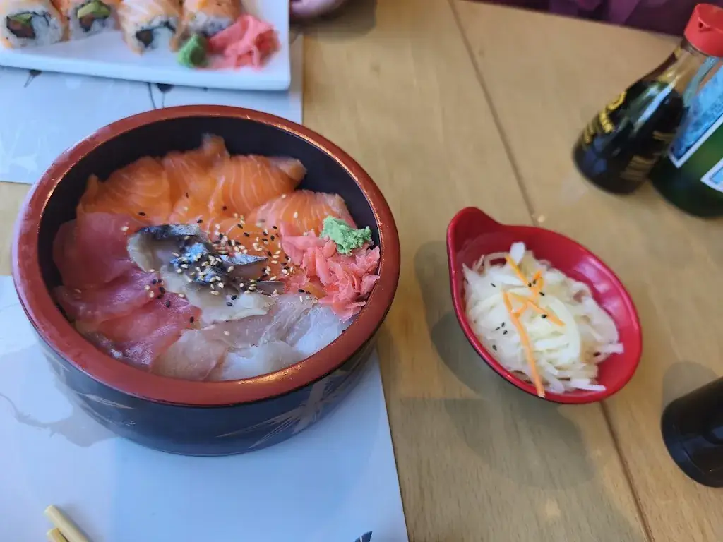 Japan Sakura_Garches_slider_image_2