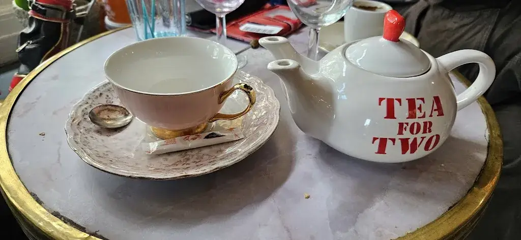 Victoria Station_Méré_slider_image_3