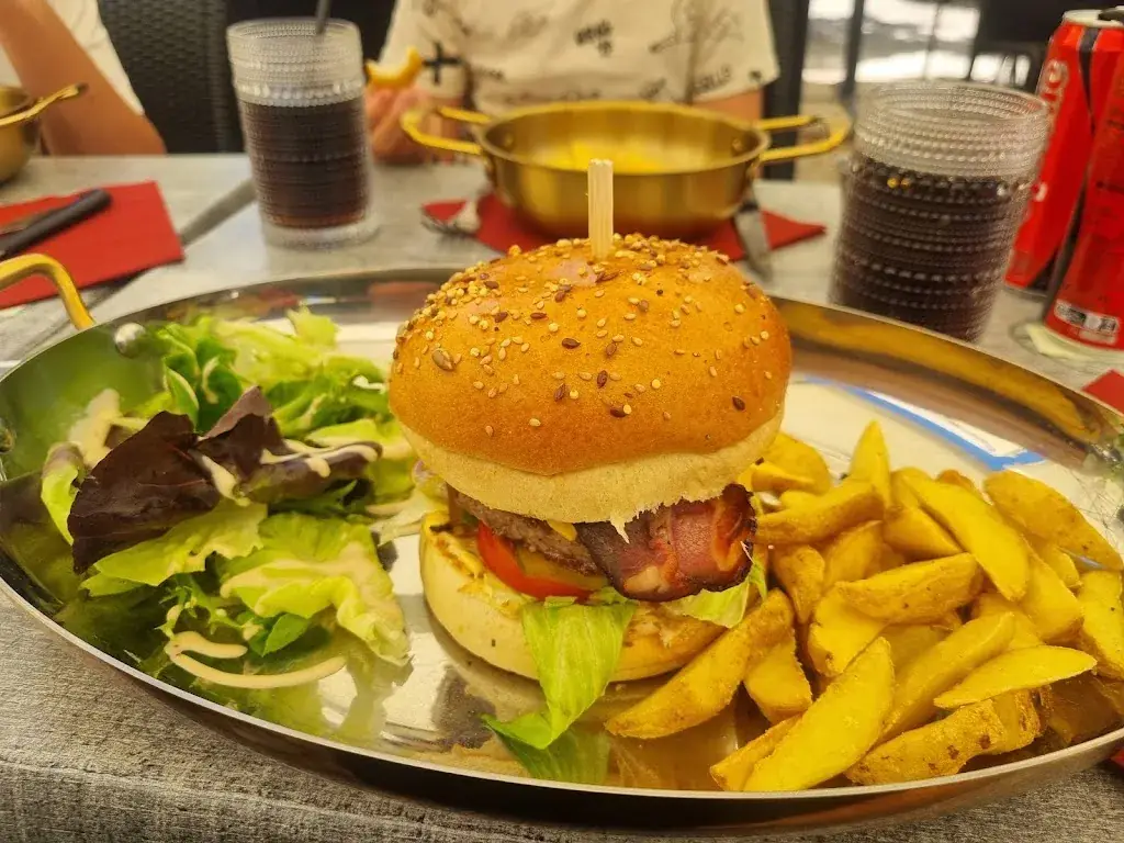 Ilona Harteveld_L'hambourgeoise_Provins_review