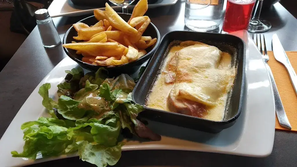 Eliza Sz._Too Schuss restaurant au Grand Epagny_Metz-Tessy_recensione