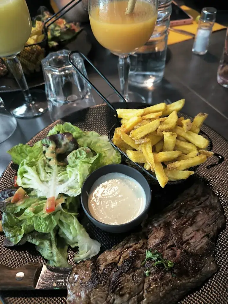 Too Schuss restaurant au Grand Epagny_Metz-Tessy_slider_image_3