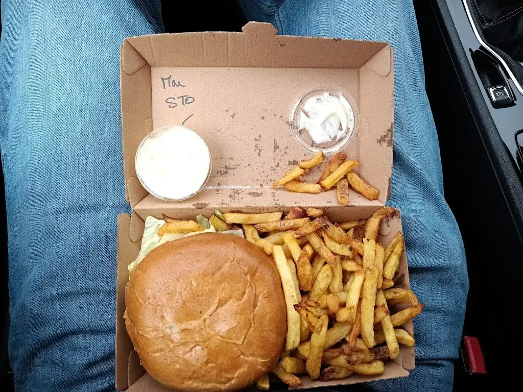 Jerome Fouques_La friterie de Grisy_Grisy-Suisnes_review