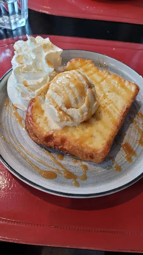 Elizaveta Kirichenko_Brasserie J&K - Pizzeria Artisanale_Metz-Tessy_review