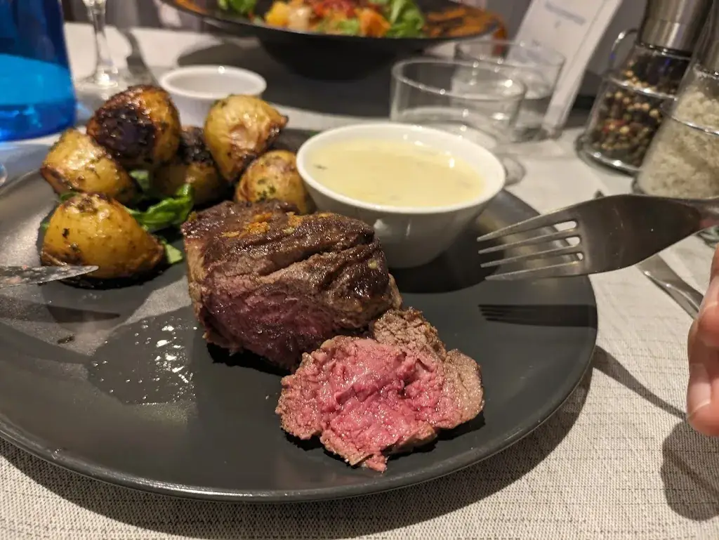 C&C's Restaurant_Fontenay-sous-Bois_slider_image_3