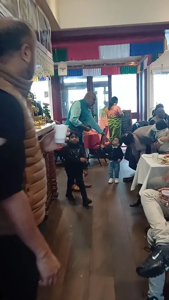 Nabin k Pariyar_Restaurant Himalaya_Fontenay-sous-Bois_review