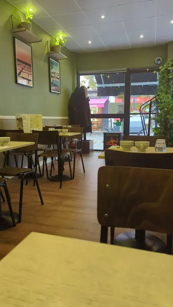 kujinthan kujinthan_La crêperie du Village_Fontenay-sous-Bois_review